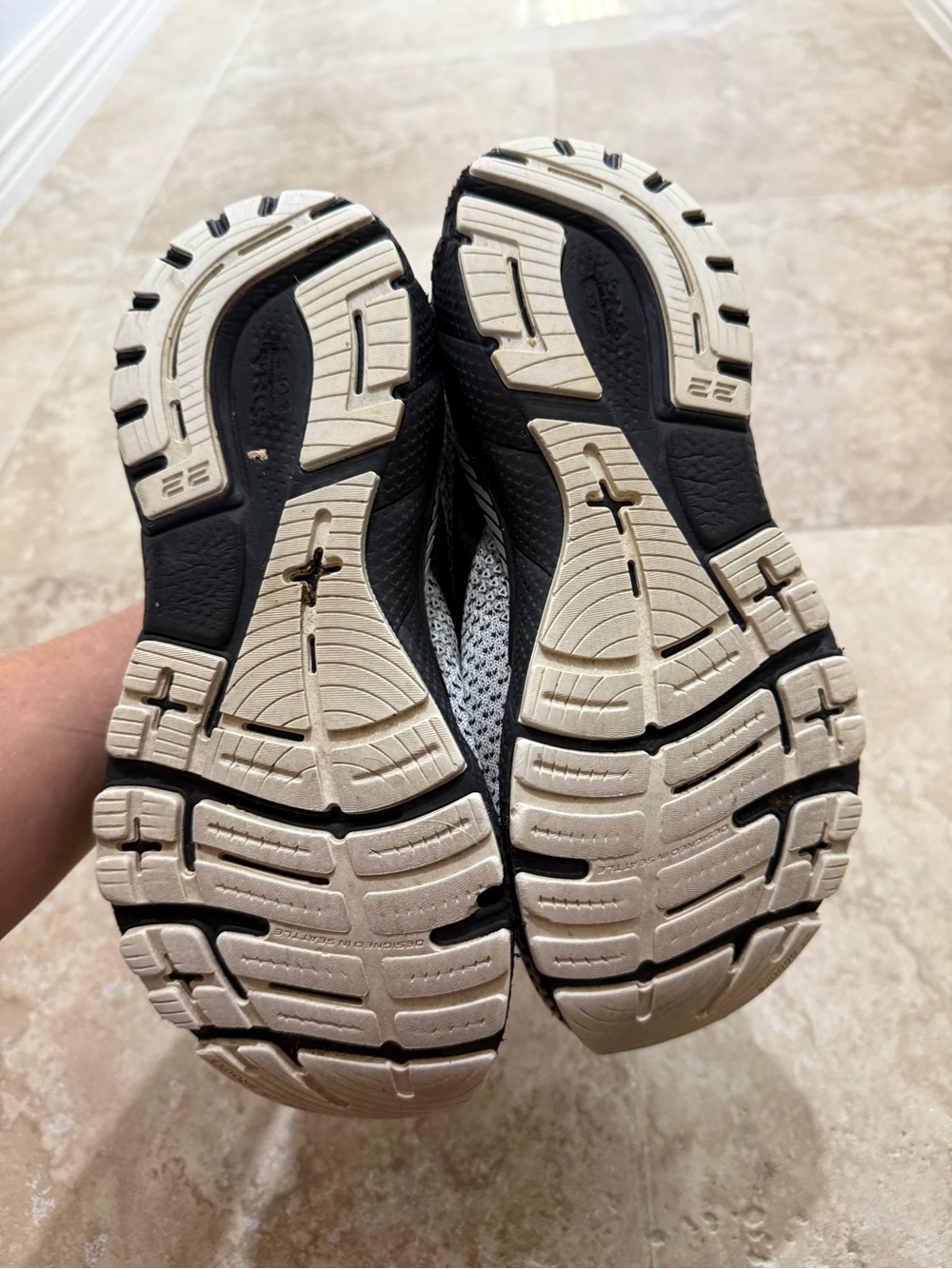 Brooks Women’s Adrenaline GTS22 Running Shoes - White and Black - Picture 4 of 5